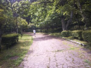 夏の車中泊　「河口湖総合運動公園の駐車場」でジョギング