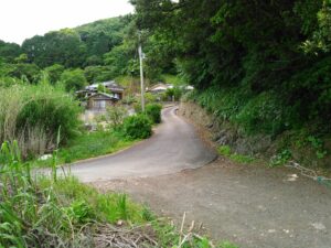 車中泊のマナーとは　～車中泊の心構え～「道端」