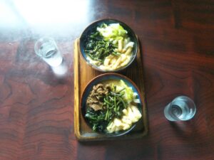 夏の車中泊　「たかちゃんうどん」のうどん