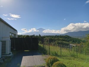 2024年9月14日あしがら温泉 施設入口のから見える富士山