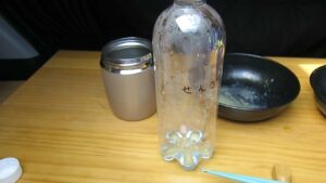 準備)洗剤薄め液(原液を入れた状態)