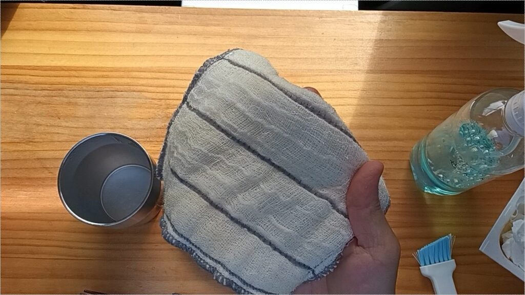 ふきんでふき取る(かや織りふきん)