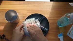 ふきんでふき取る